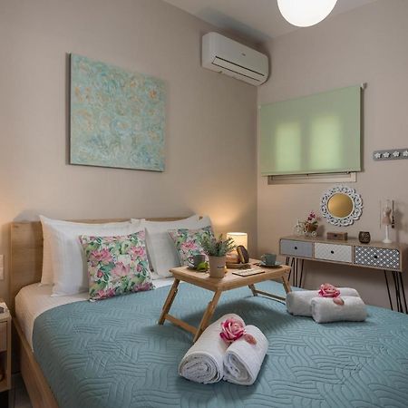 Floral Beach Apt With Lux Extras & Special Treats Колимвари Екстериор снимка