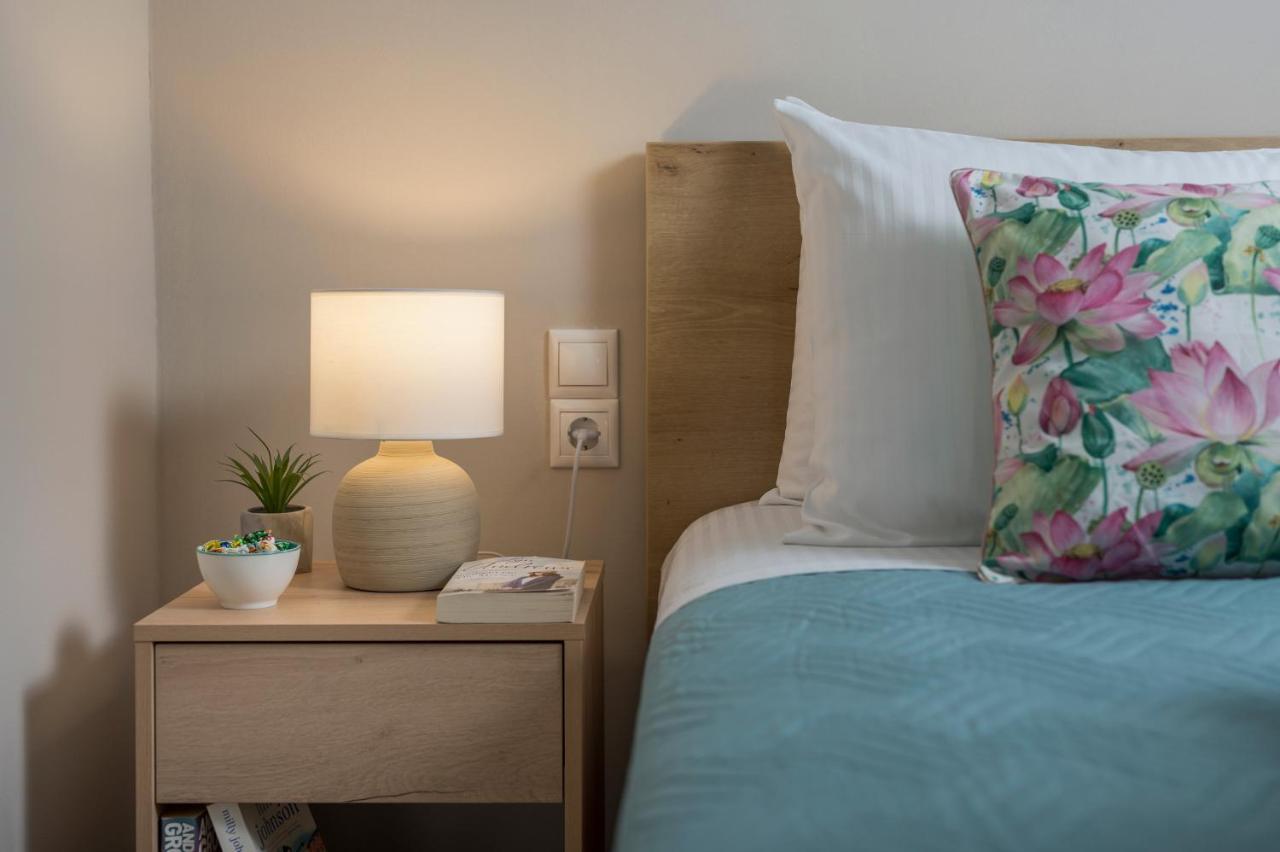 Floral Beach Apt With Lux Extras & Special Treats Колимвари Екстериор снимка