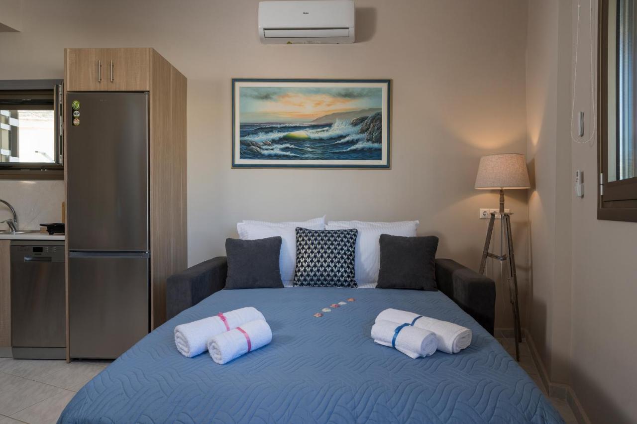 Floral Beach Apt With Lux Extras & Special Treats Колимвари Екстериор снимка