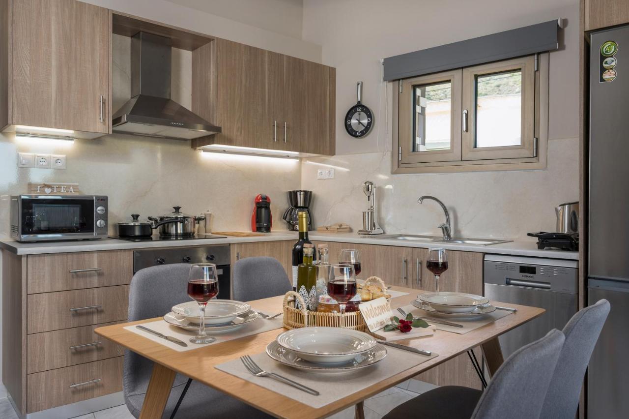 Floral Beach Apt With Lux Extras & Special Treats Колимвари Екстериор снимка